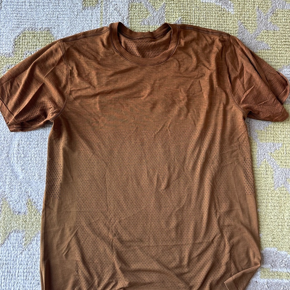Lululemon Men's Brown T-Shirt